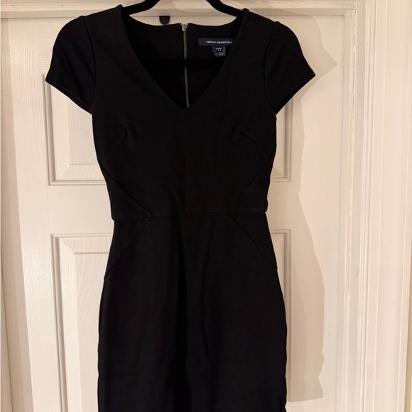 French Connection Dresses & Skirts - French Connection Bodycon Black Dress - Sz XS